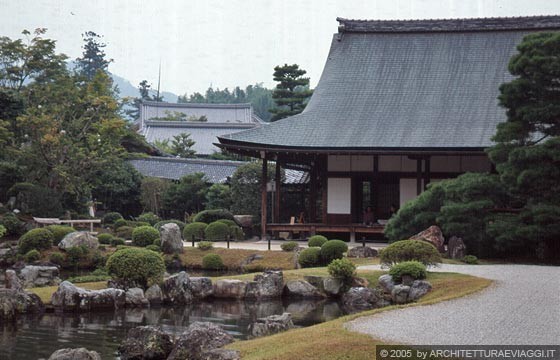 KYOTO - ARASHIYAMA  - TENRYU-JI TEMPLE (Kyoto - Arashiyama e Sagano), periodo Kamakura, giardino di passaggio con lago