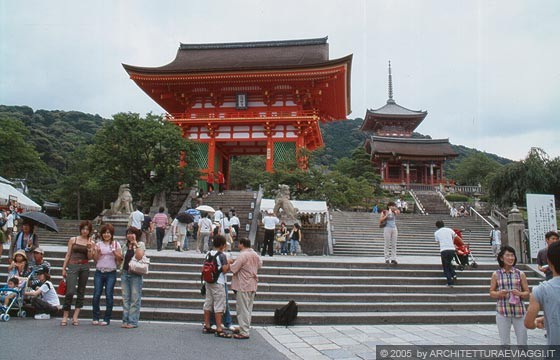 KYOTO EST - L'accesso al tempio KIYOMIZU-DERA 