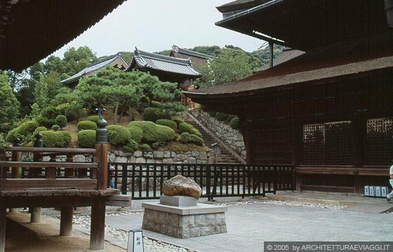 KYOTO EST - Il tempio KIYOMIZU-DERA è costituito da un'insieme di templi ed edifici costruiti a partire dal 1633
