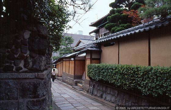 KYOTO EST - Ishibei-koji: verso Gion