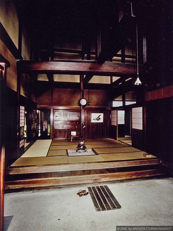 TAKAYAMA - Il Doma, l'area dedicata al commercio e l'Irori, cuore della Casa Yoshijima