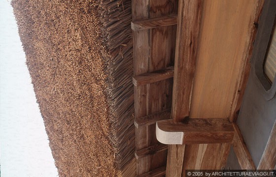 OGIMACHI - Casa gassho-zukuri Kanda-ke: la paglia del tetto