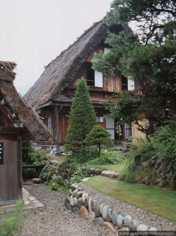 OGIMACHI - Casa gassho-zukuri Kanda House: sistema costruttivo 