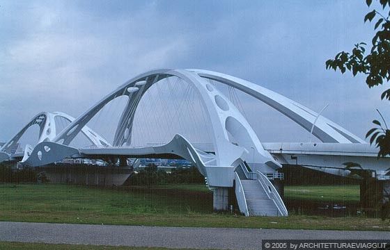 TOYOTA CITY - Il ponte di ispirazione organica TOYOTA BRIDGE
