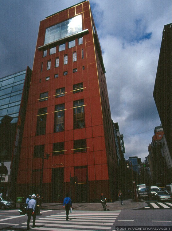 TOKYO GINZA - Ginza Shiseido Building - Riccardo Bofill, Taller de Arquitectura, Imagawa Norihide, Tis & Partners (SE), 2001 
