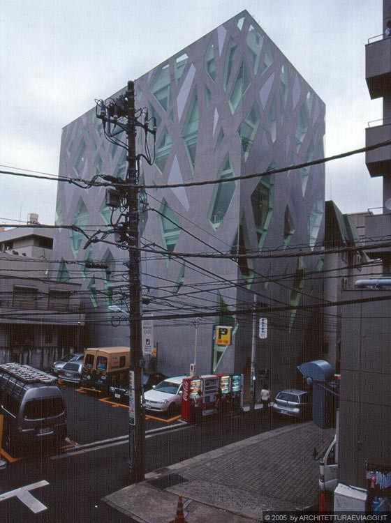TOKYO SHIBUYA - Tod's Omotesando Building: il retro 