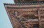 NARA. Todai-ji - la copertura lignea e le tegole del Nandai-mon 