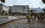 KYOTO. KYOTO JR STATION - sulla piazza antistante le vetrate poligonali formano un insieme di specchi in movimento che riflettono la volta del cielo