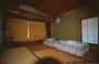 DISTRETTO DI HIDA. La nostra stanza con tatami e futon alla Murasaki Ryokan di Takayama