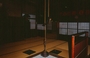 TAKAYAMA. L'irori è il cuore della Casa Kusakabe con il braciere a carbone incassato nel pavimento in legno ricoperto di tatami