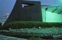 TOKYO. Yoyogi National Gymnasium - il sapiente uso di materiali: pietra, acciaio, cemento armato, verde e acqua esaltato dall'illuminazione notturna