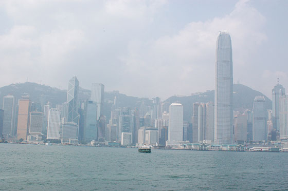 DA KOWLOON A WAN CHAI - Dallo Star Ferry diretto a Wan Chai vista sul Victoria Harbor