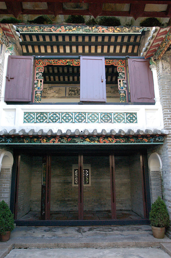 NUOVI TERRITORI - La Tai Fu Tai Mansion è un raro esempio di residenza del XIX secolo della piccola nobiltà erudita (di campagna) con schema multi corte