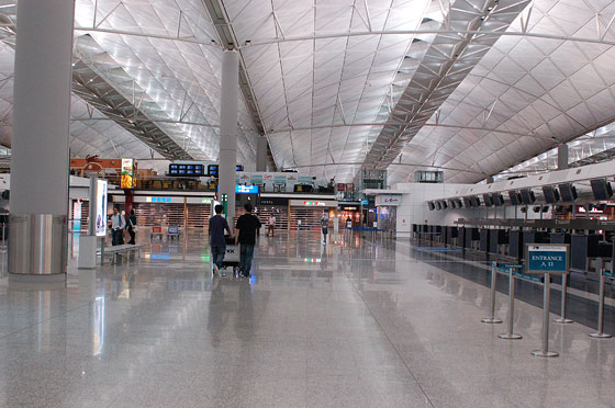HONG KONG INTERNATIONAL AIRPORT - Terminal 1, partenze internazionali: check-in area