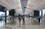 HONG KONG INTERNATIONAL AIRPORT. Gli interminabili percorsi verso i gates