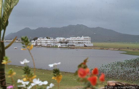 RAJASTHAN MERIDIONALE - Udaipur - Lake Palace 