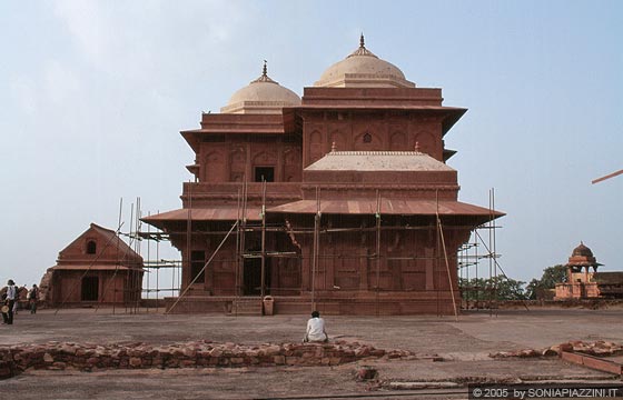 FATEHPUR SIKRI - Birbal Bhavan elegante edificio della città abbandonata