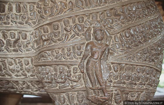 KHAJURAHO - Varaha Temple: bassorilievi scolpiti sul cinghiale Varaha, incarnazione di Vishnu