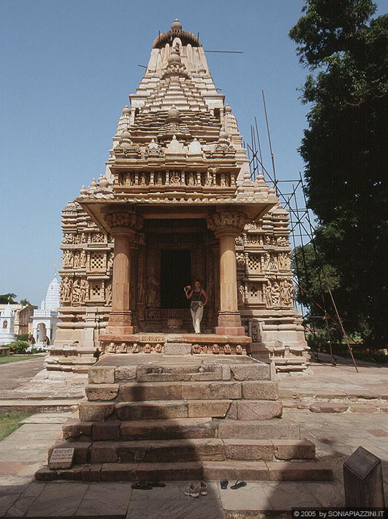 KHAJURAHO - Templi del gruppo orientale - Parsvanath Temple
