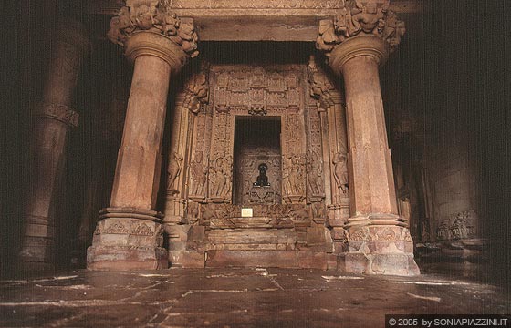 KHAJURAHO - Parsvanath Temple - interno
