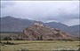 LADAKH - HIMALAYA. Stakna Gompa - tornando verso Leh lo Stakna Gompa visto dai campi assolati