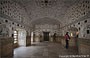 JAIPUR. Amber Fort - la Sala della Vittoria con il soffitto rivestito di specchi