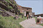 RAJASTHAN MERIDIONALE. Verso la dimora regale - l'inespugnabile porta e i muri dell'inaccessbile forte di Kumbhalgarh 