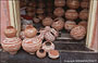 UDAIPUR. L'arte della ceramica è strettamente legata alla mitologia indiana: si narra che i primi esseri umani siano stati plasmati da Brahma nell'argilla 