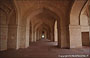 AGRA. Portico esterno del mausoleo di Akbar