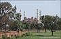 AGRA. Mausoleo di Akbar - vista d'insieme sul Parco di Sikandra e sulla grande porta meridonale di accesso al mausoleo