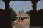 KHAJURAHO. Dal Vishvanath Temple vista su Nandi, il toro veicolo di Shiva