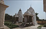 MADHYA PRADESH. Khajuraho - altri piccoli templi del gruppo orientale all'interno del muro di cinta