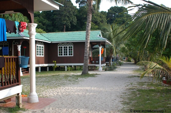 ISOLE PERHENTIAN - Mama's Place: i bungalow familiari si affacciano sulla spiaggia