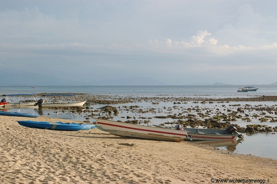 ISOLE PERHENTIAN - Tramonto sulla spiaggia principale di Besar con la bassa marea di fine pomeriggio