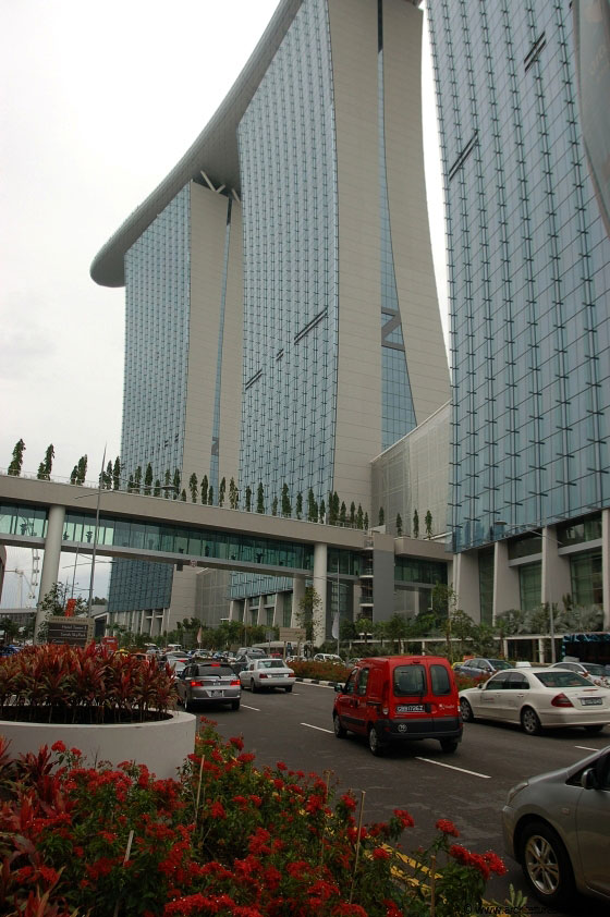 SINGAPORE - Resort integrati con casinò, parchi a tema, shopping, alberghi lussuosi a Marina Bay