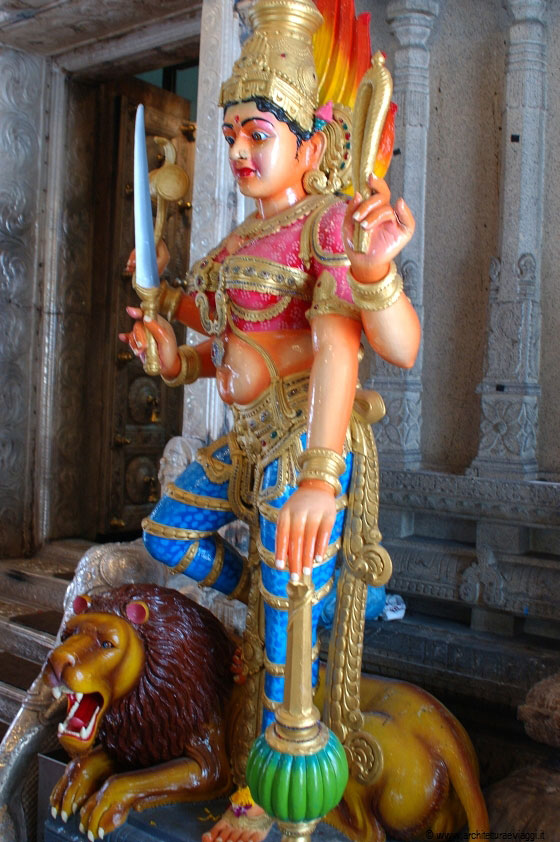 SRI VEERAMAKALIAMMAN TEMPLE - Il vasto pantheon hindu contempla molte divinità