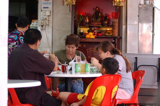 SINGAPORE - In città ci sono migliaia di ristoranti per tutti i gusti e per tutte le tasche