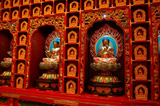 CHINATOWN - L'attrattiva principale del Buddha Tooth Relic Temple è la reliquia che si crede essere un dente sacro del Buddha