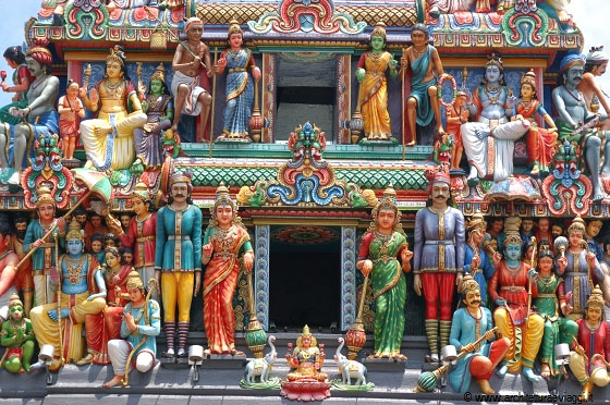 SRI MARIAMMAN TEMPLE - Tutti gli anni ad ottobre questo tempio ospita il Thimithi Festival
