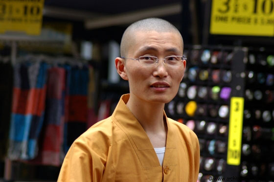 SINGAPORE - Monaco buddista a Chinatown