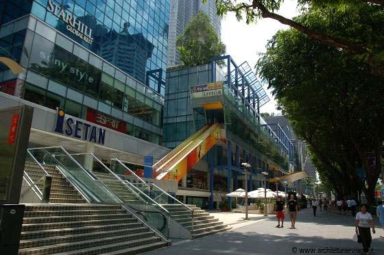 SINGAPORE - Gran parte del turismo ruota tra Chiantown e Orchard Road