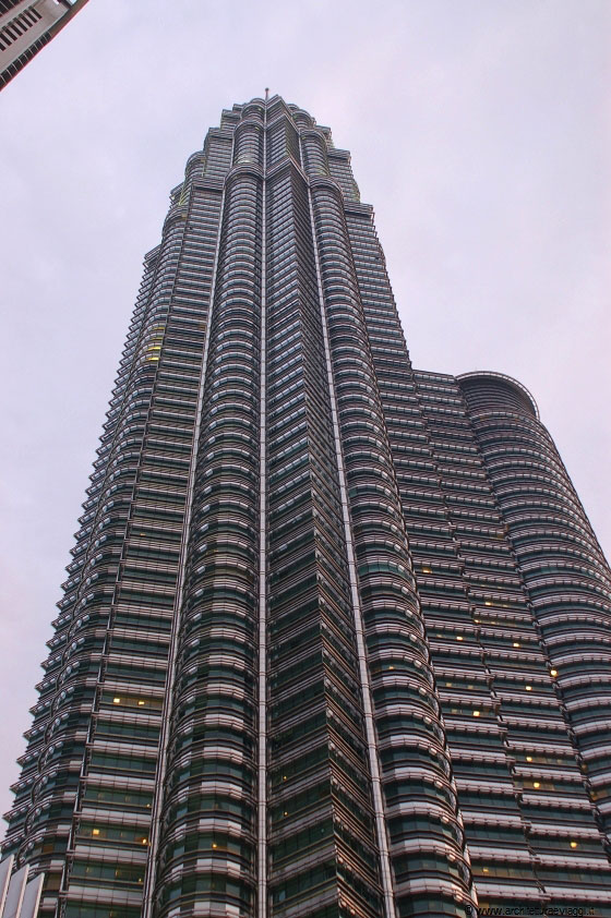 TORRI PETRONAS - I loro 88 piani ospitano la direzione del colosso petrolifero asiatico Petronas