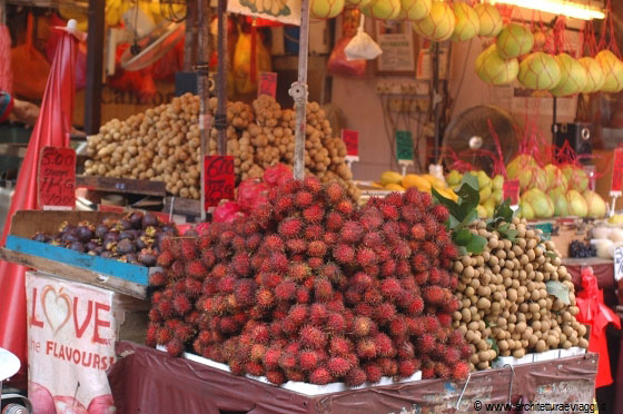 JALAN PETALING - Il rambutan, tipico frutto tropicale del sud est asiatico