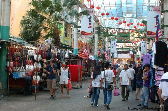 CHINATOWN - Petaling Street, un posto di rilievo per lo shopping di prodotti di marca contraffatti