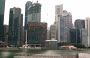 SINGAPORE. Gli alti grattacieli su Raffles Quay e Collyer Quay caratterizzano lo skyline su Marina Bay