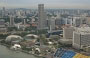 SINGAPORE. Dallo Sky Park di Marina Bay Sands si nota come il complesso dell'Esplanade sia ormai parte integrante del paesaggio cittadino