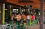 SENTOSA ISLAND. Bar sulla spiaggia, ideali per fare conoscenze e divertirsi 