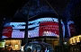 ORCHARD ROAD BY NIGHT. Il flessuoso Ion Orchard, impero dello shopping