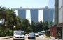 SINGAPORE. Il profilo del Marina Bay Sands Resort con l'inconfondibile nave sostenuta da tre grattacieli 