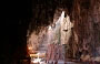 BATU CAVES. Un promontorio calcareo che ospita al suo interno un santuario hindu, a soli 13 km a nord della capitale, nella regione del Selangor